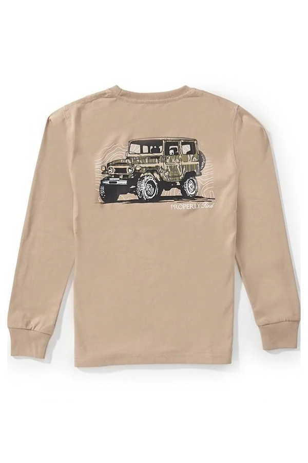 properly tied Boys Mossy Oak Topo Cruiser LS Sand