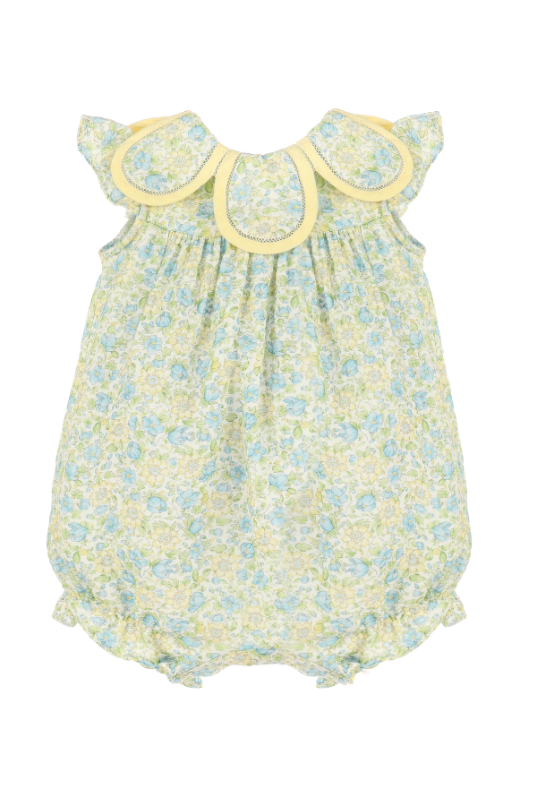 Sophie and Lucas Buttercup Petal Bubble