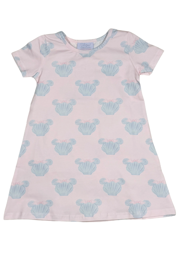 three little ducks Charlotte Play Dress magic on the shoreline