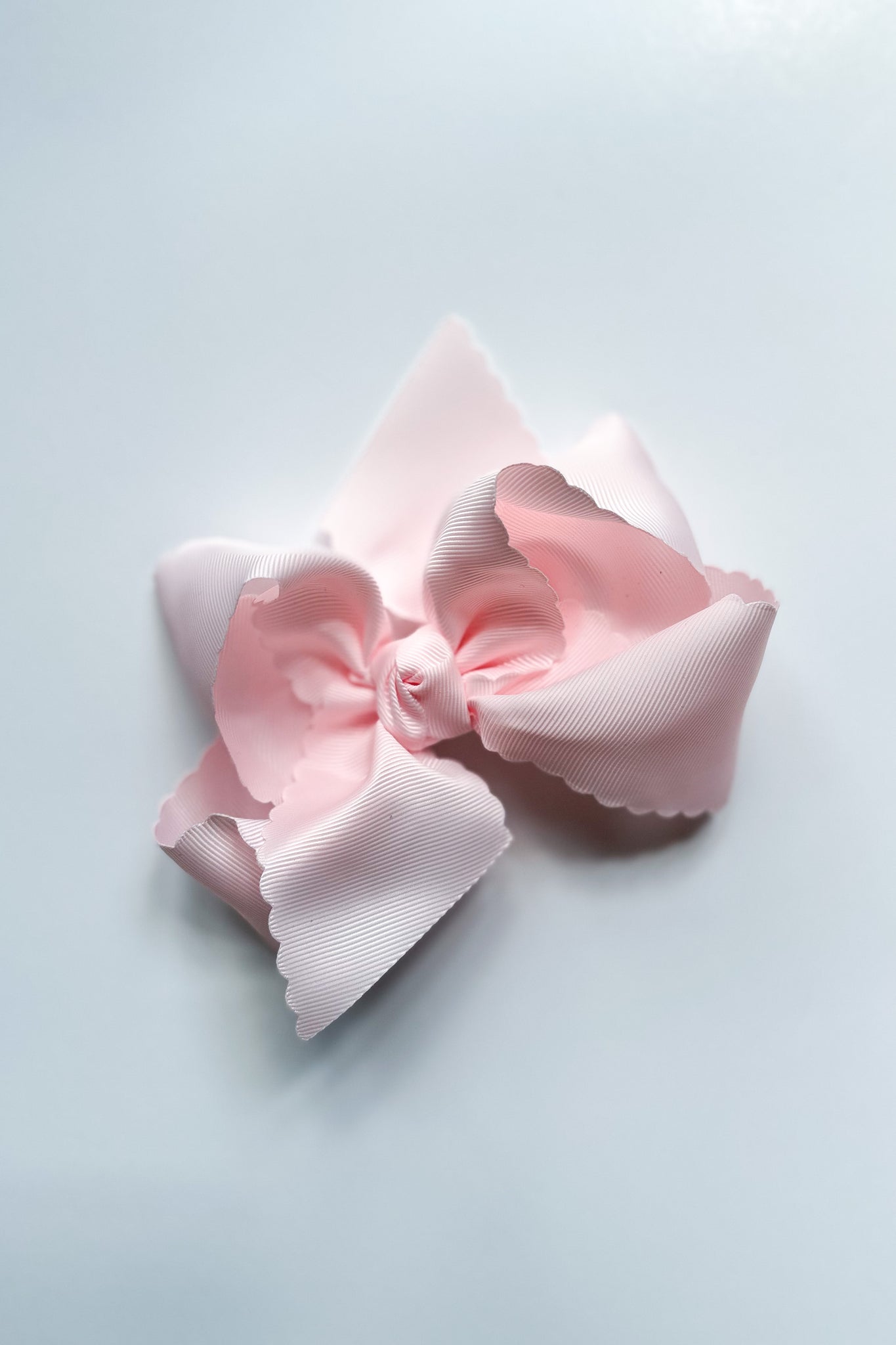 XL Scalloped Bow | Powder Pink